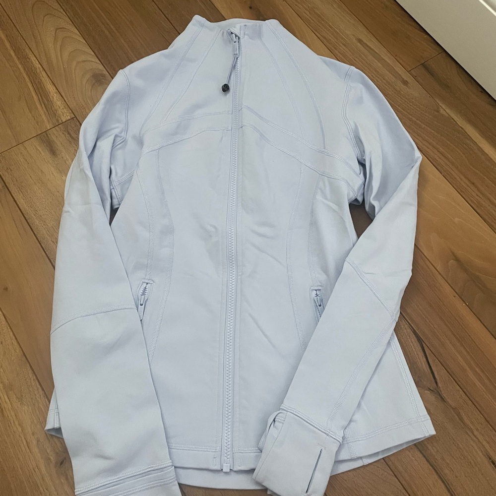 *NEVER WORN* Lululemon periwinkle zip up jacket